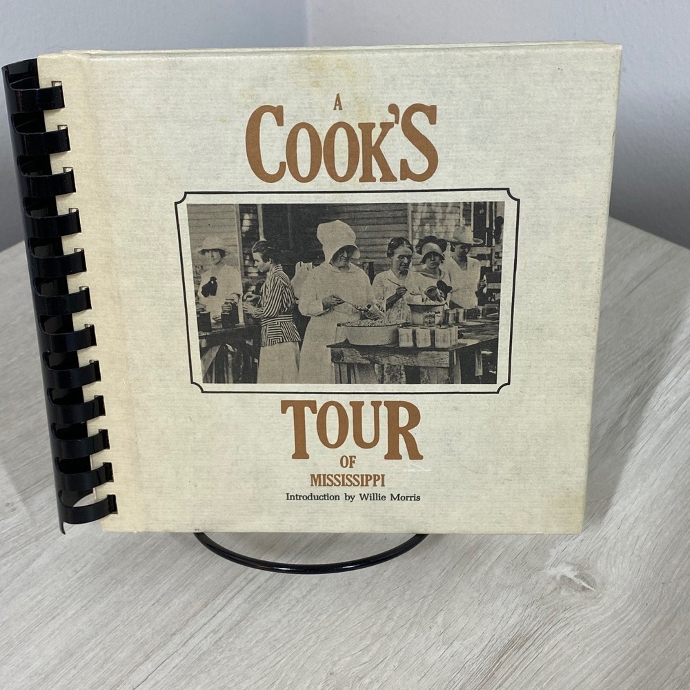 A Cooks Tour of Mississippi Cookbook 1981 Susan Puckett Willie Morris Spiral VTG